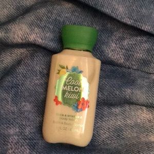 NWT  Bath & Body Works Cool Melon Kiwi 3 oz Lotion